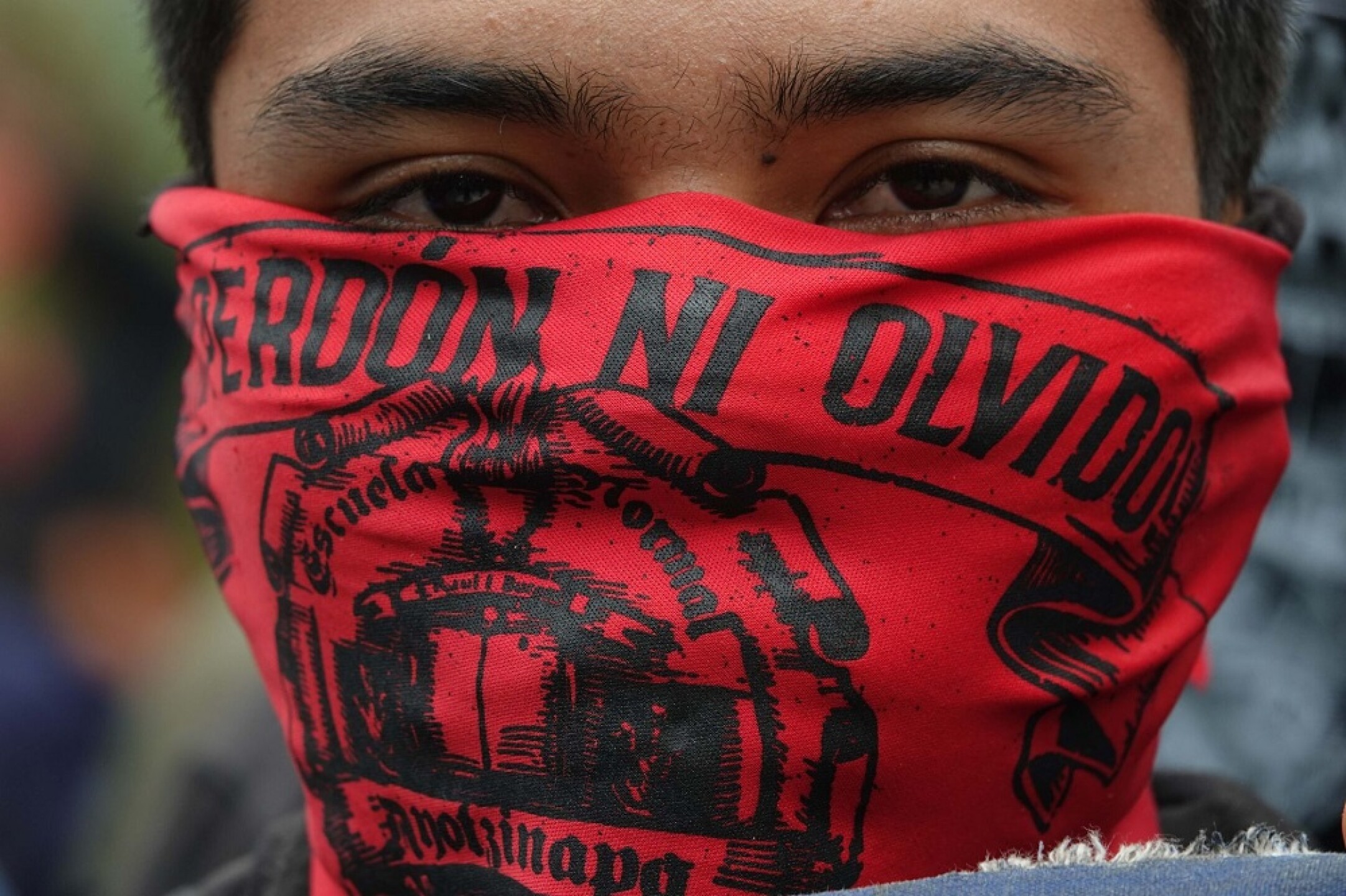 Normalistas protesta Senado de la República -5