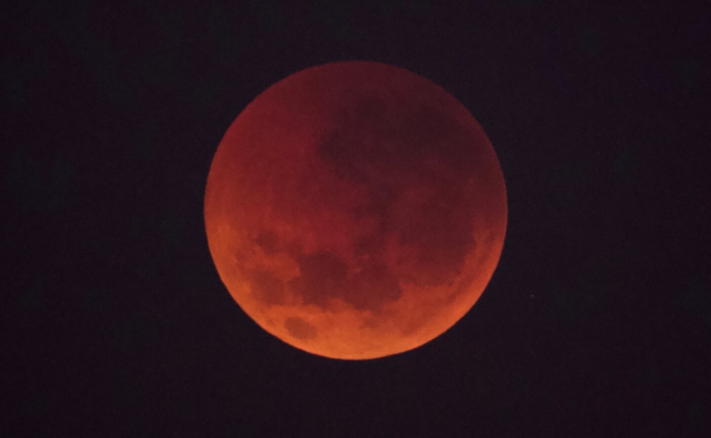 eclipse_lunar_luna_de_sangre_mayo_2023