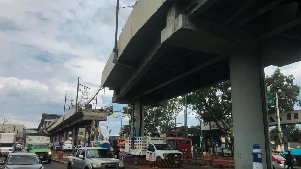 Remociones de escombros del accidente en metro "Los Olivos"