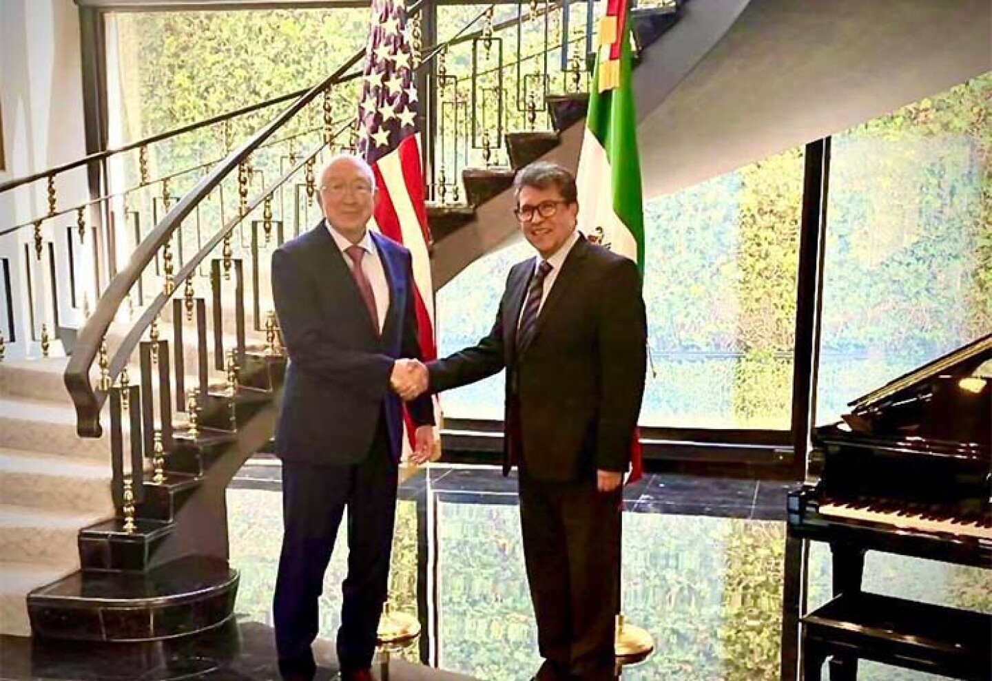 Ricardo Monreal reúne Ken Salazar