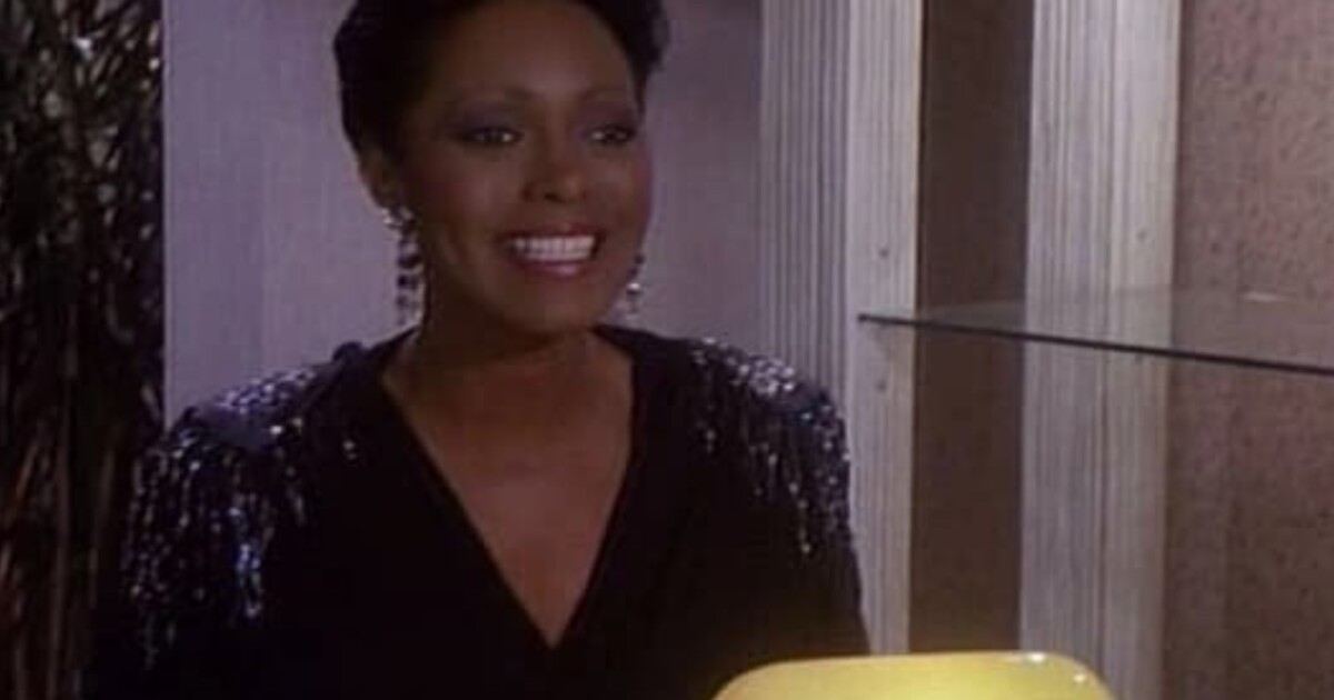 Pat Colbert, actriz de la serie Dallas, murió a los 77 años