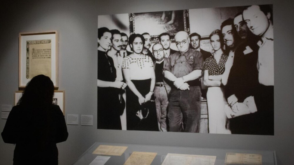 exposicion revueltas.jpg