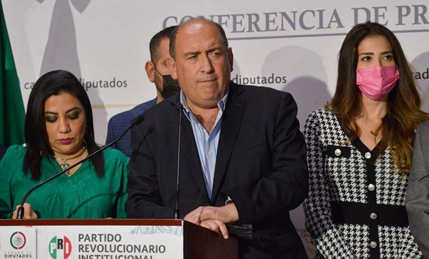 Rubén Moreira, diputado y coordinador del PRI, ofreció conferencia de prensa para informar sobre la reunión que sostuvo con Ricardo Monreal, senador y coordinador de Morena, en la que se analizó la propuesta de reforma eléctrica la cual se planea sea