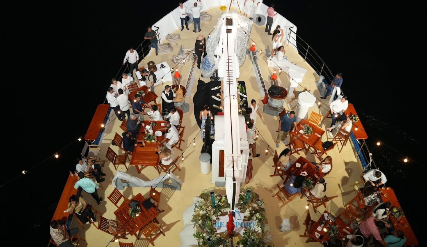 barco acapulco.jpg