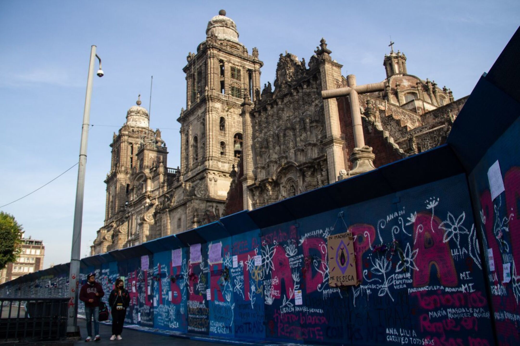 Cierran Metro y vialidades del Zócalo por marcha #8M