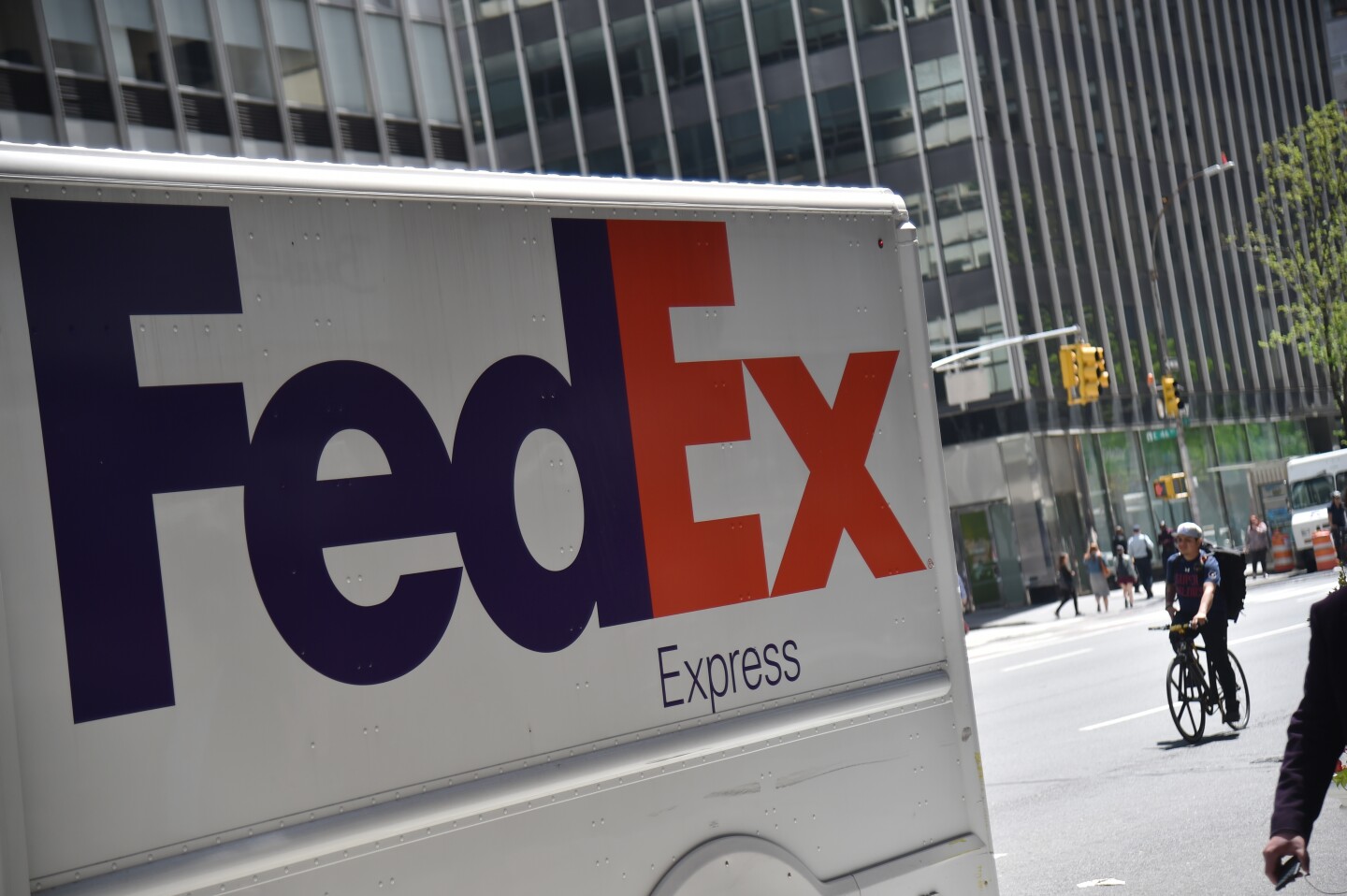 Tras compra de TNT, FedEx recortará más de 6 mil empleos