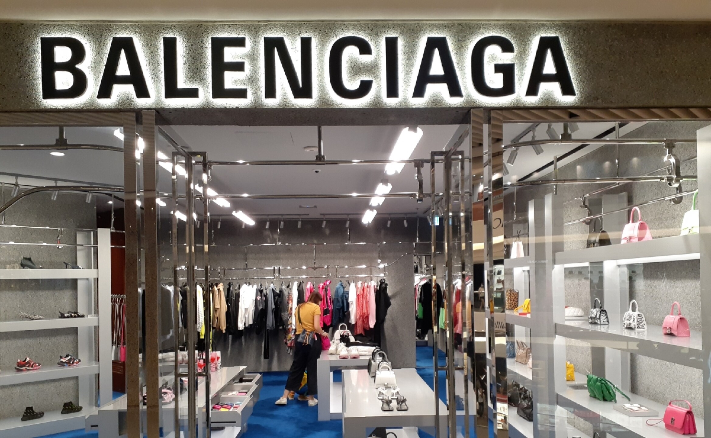 balenciaga_disculpa_campana_ninos