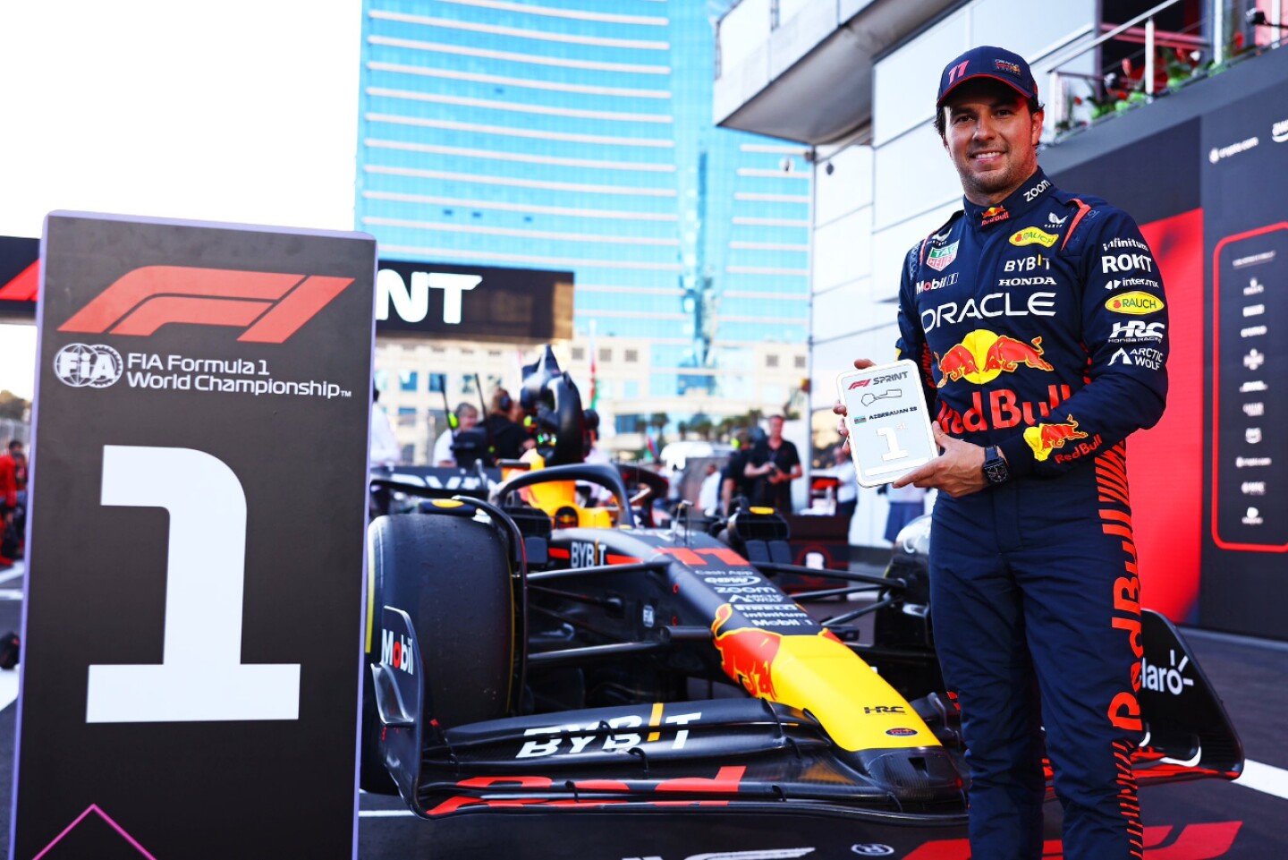 checo-perez-gana-la-carrera-sprint