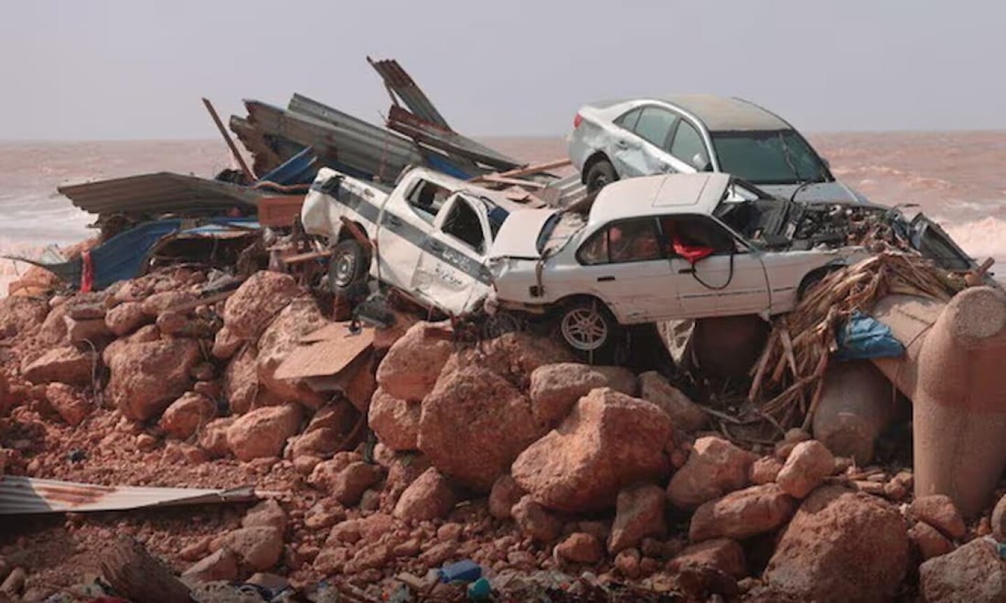 Se teme que hasta 2 mil personas se hayan ahogado después de catastróficas inundaciones en una ciudad libia