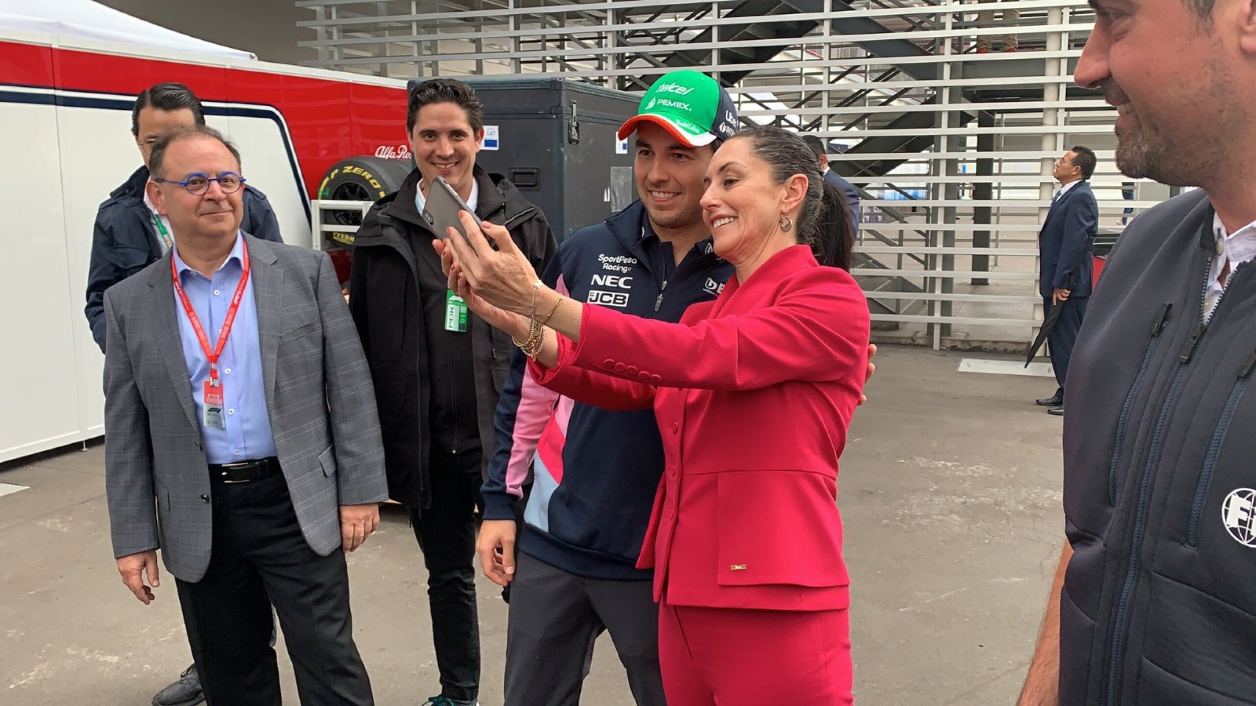 Checo Pérez y Sheinbaum