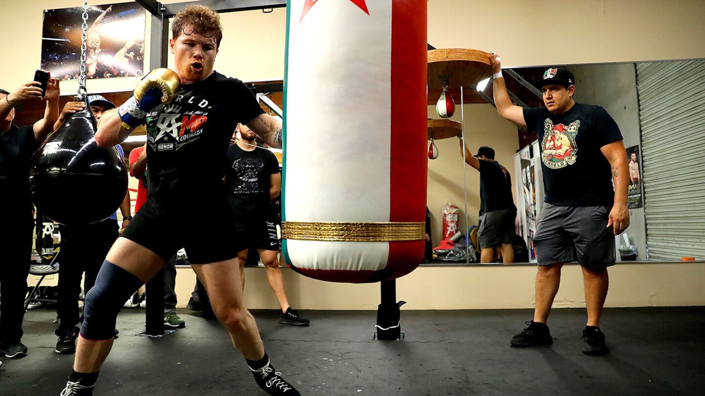 Eddy Reynoso, moldeando estrellas del boxeo