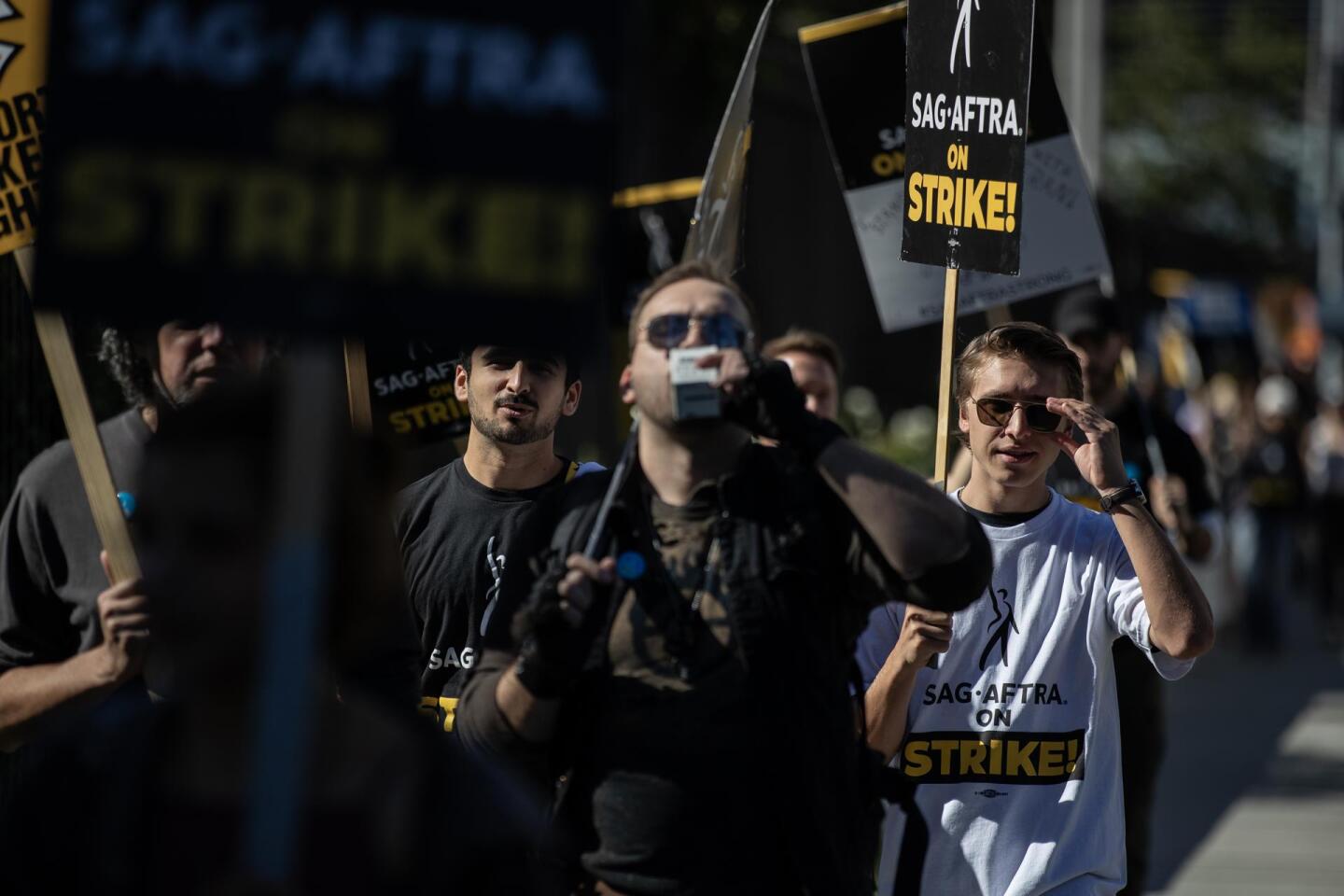 SAG-AFTRA strikes in front of Netflix