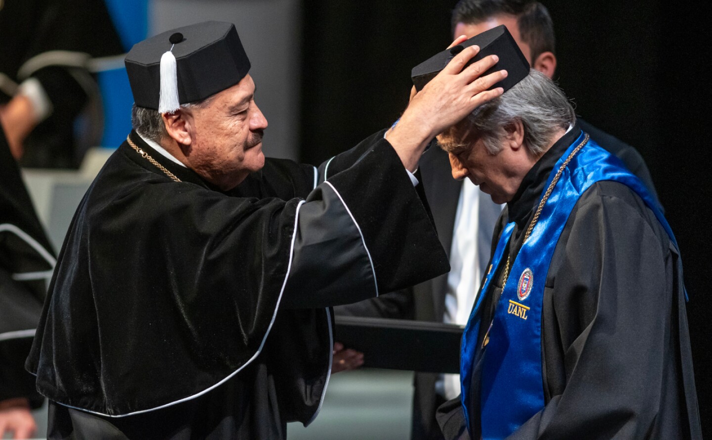 Joan-Manuel-Serrat-doctorado-honoris-efe (2)