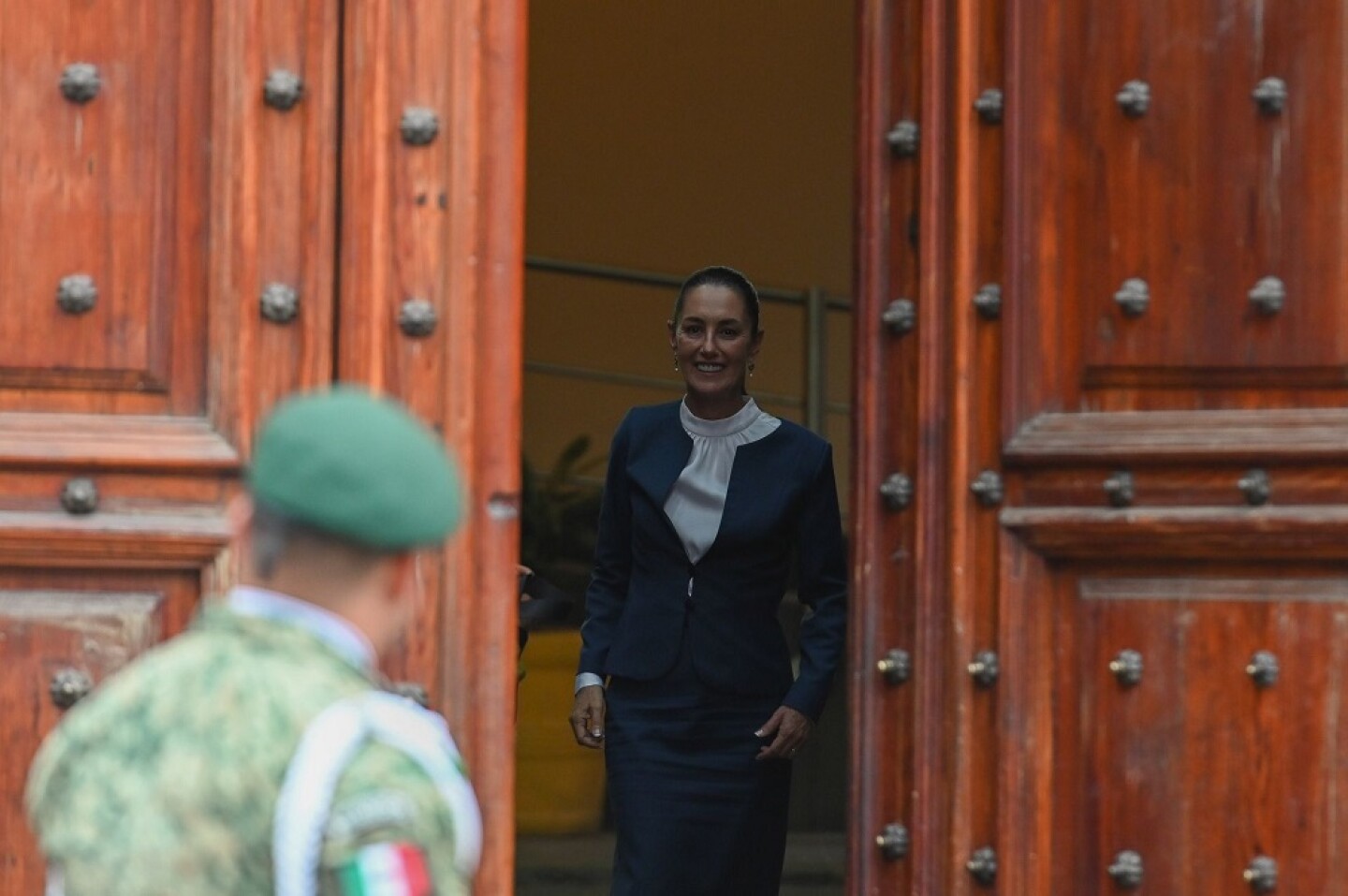 sheinbaum palacio nacional  Salida Sheinbaum Reunión AMLO