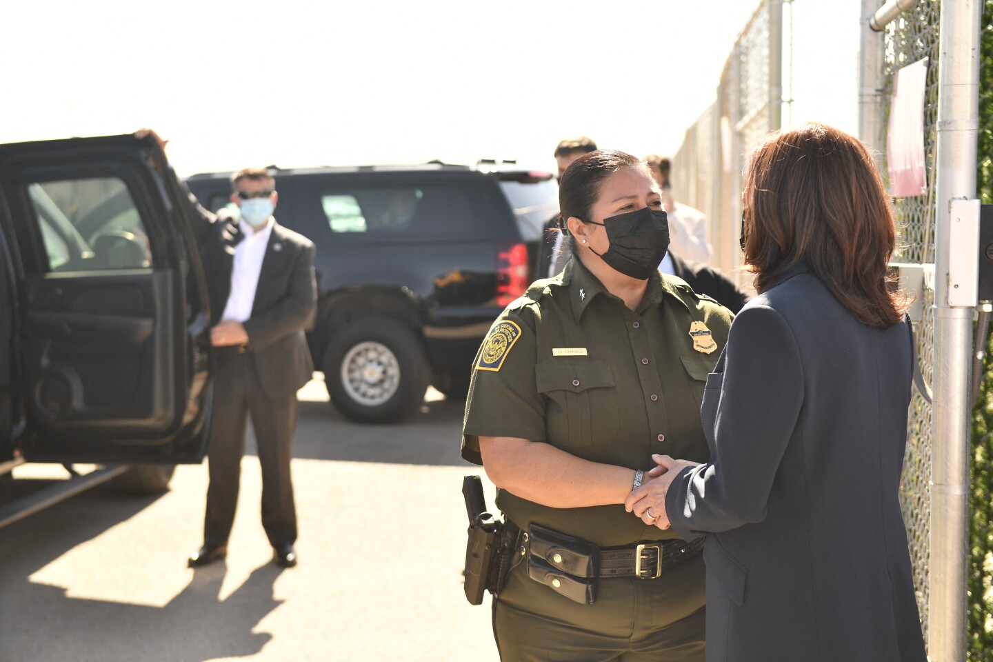 US-POLITICS-HARRIS-BORDER