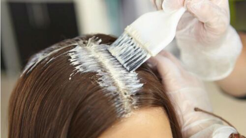 Alumna japonesa teñir cabello negro