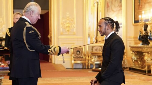 Lewis Hamilton es nombrado caballero