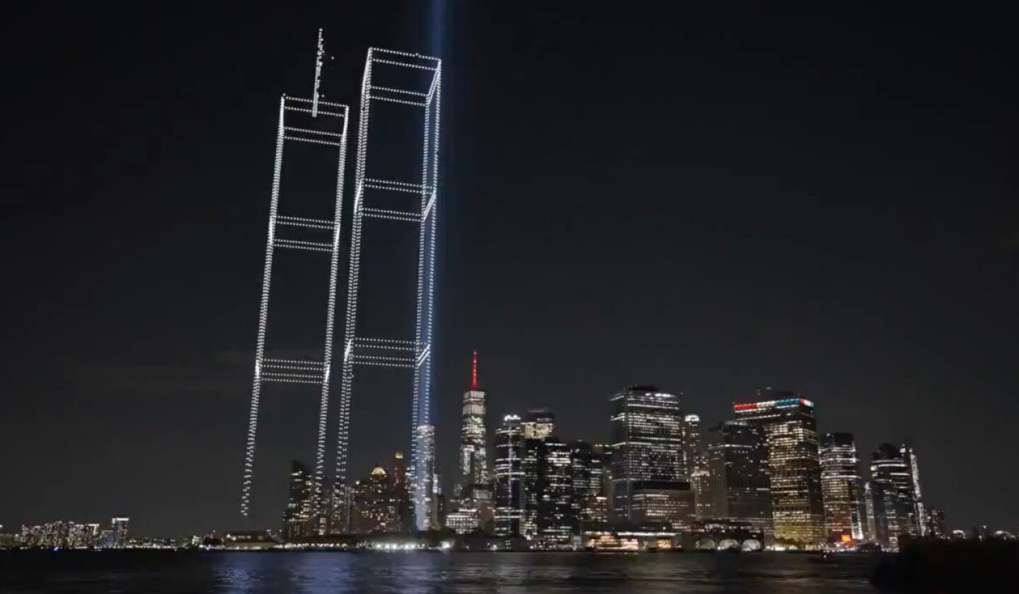 As Recrearon Las Torres Gemelas Con 2 977 Drones En Nueva York Para as-recrearon-las-torres-gemelas-con-2-977-drones-en-nueva-york-para