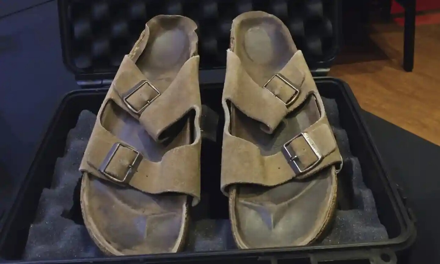 sandalias_steve_jobs_vendidas_por_220_mil_dólares_en_subasta