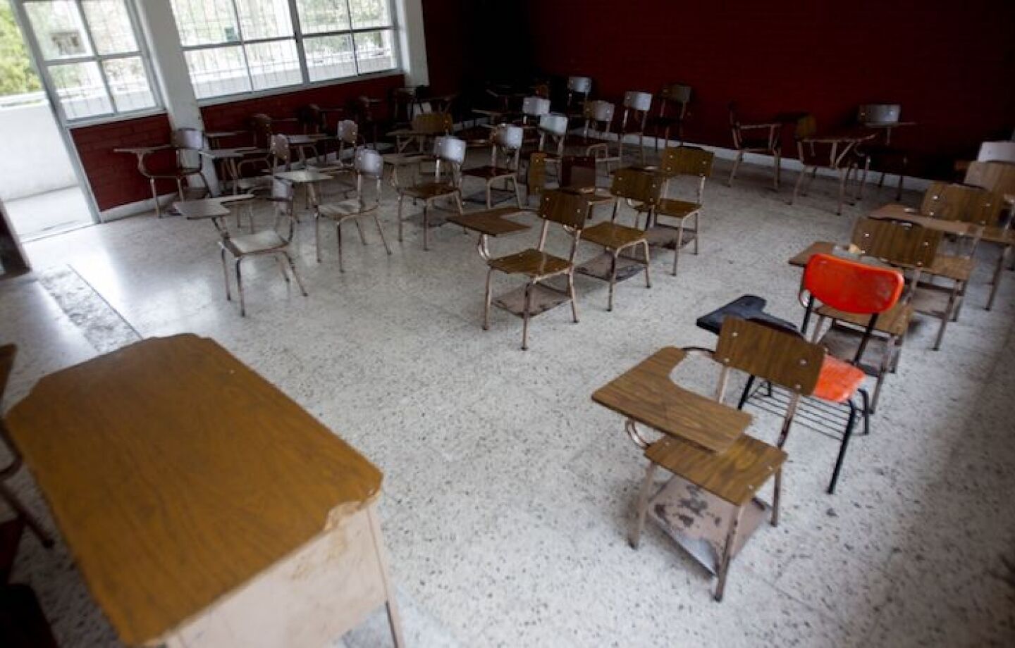 MONTERREY, NUEVO LEÓN, 17MARZO2020.- A partir de este martes 17 de marzo todas las escuelas de todos los niveles educativos públicos y privados suspenden clases debido al incremento de portadores del coronavirus en la entidad, en un día se sumaron siete personas infectadas, dando un total de 12 en Nuevo León hasta el momento. Las clases se reanudarán el 20 de abril.FOTO: GABRIELA PÉREZ MONTIEL / CUARTOSCURO.COM