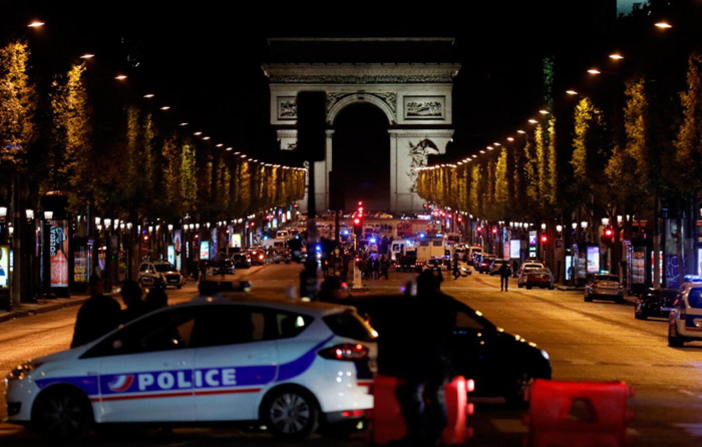 campos-eliseos-paris-AFP