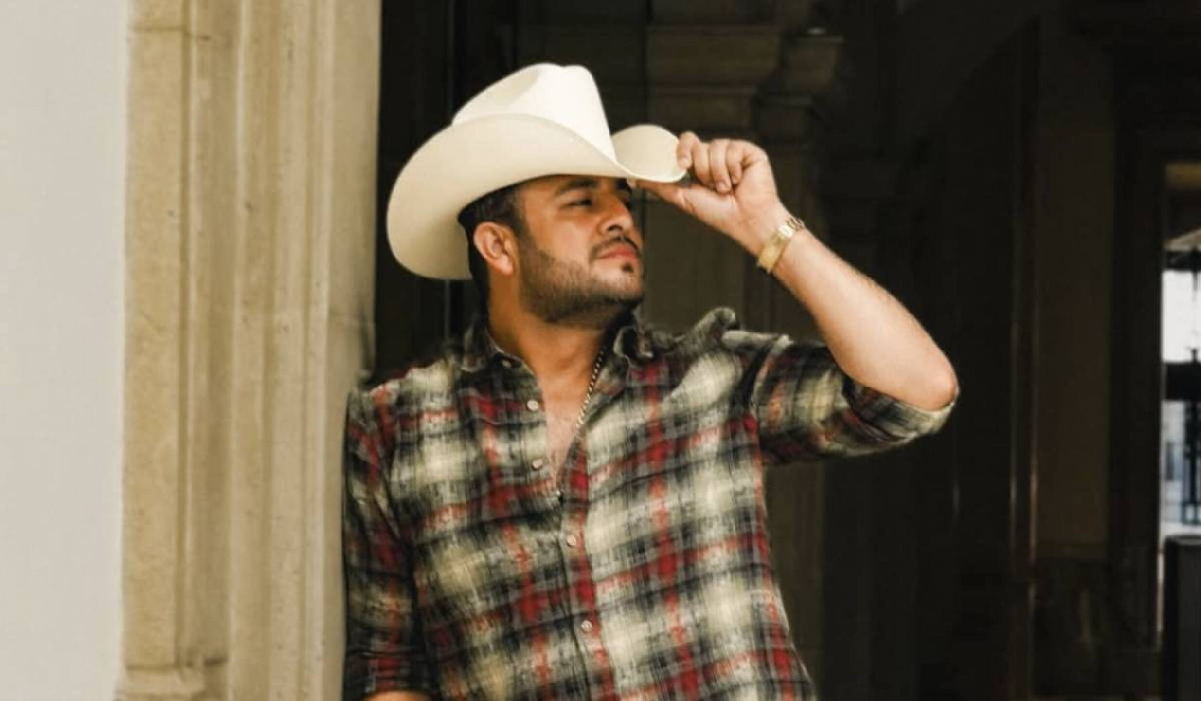 hermano valentin elizalde gallo de oro.jpg