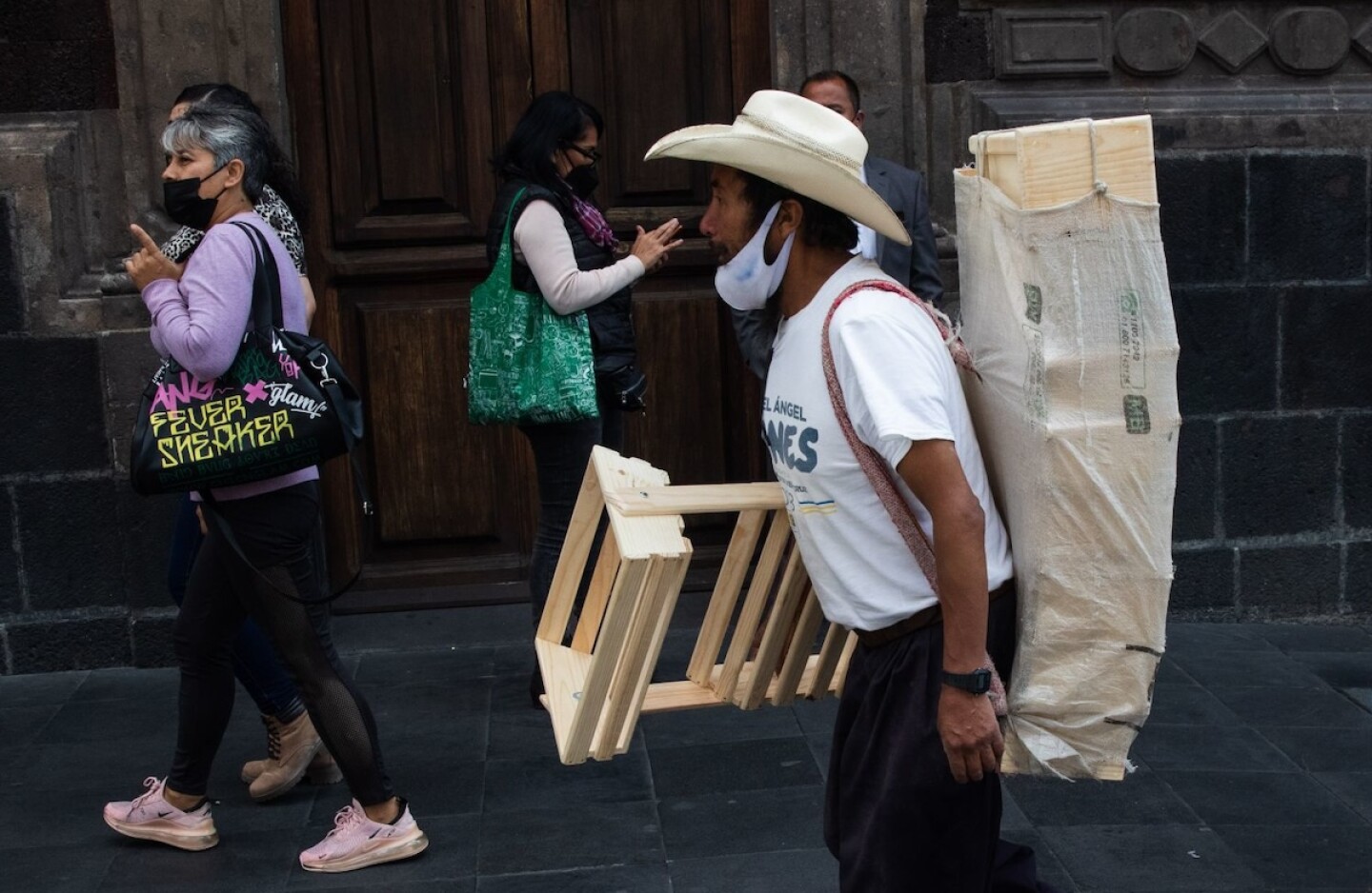 Vendedores Muebles de Madera