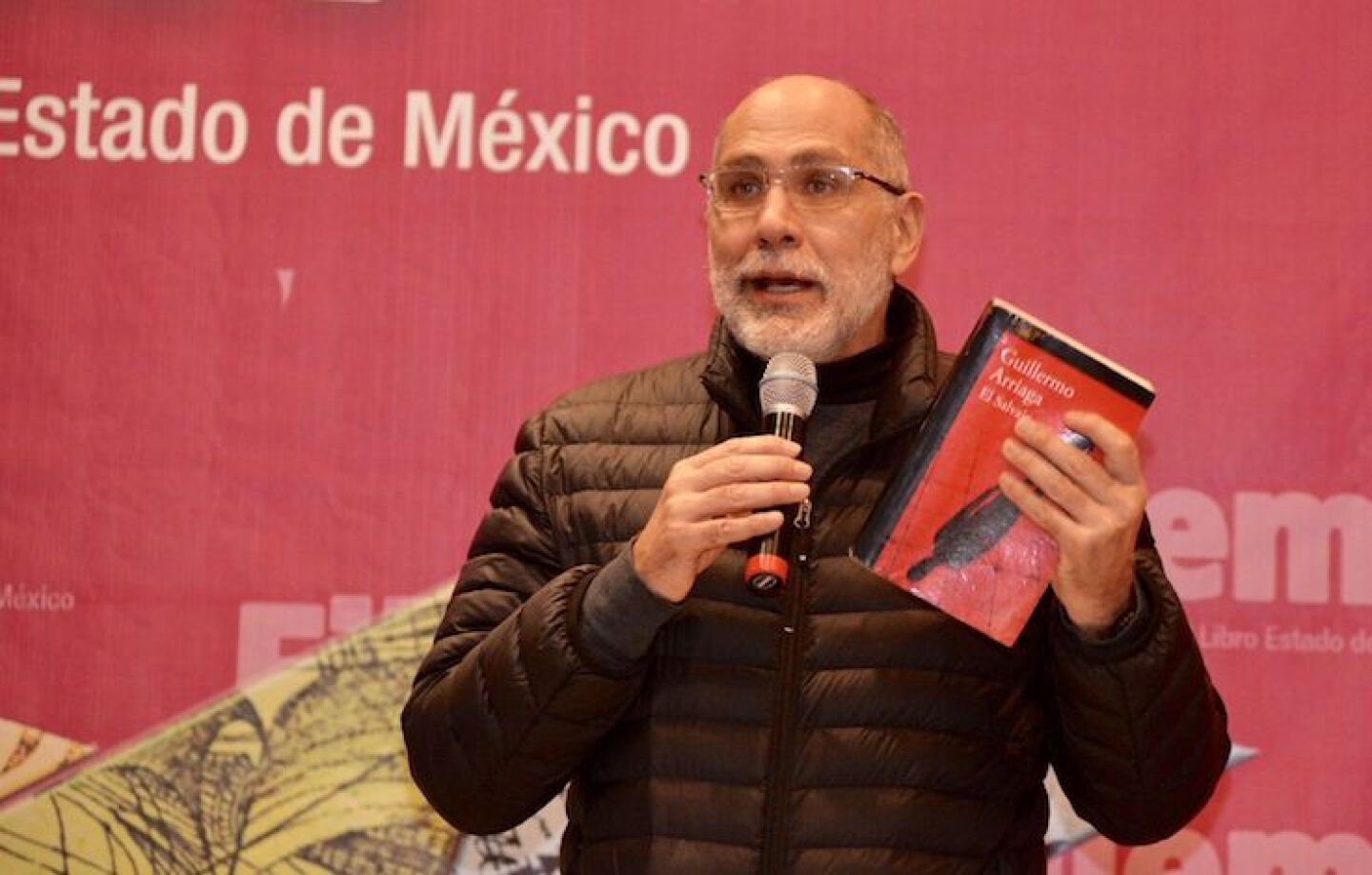 TOLUCA, ESTADO DE MÉXICO, 01OCTUBRE2018.- El escritor y cineasta mexicano Guillermo Arriaga, presentó su libro “El Salvaje” como parte de las actividades de la Feria Internacional del Libro del Estado de México, en donde compartió varias experiencias con el público asistente. FOTO: ARTEMIO GUERRA BAZ /CUARTOSCURO.COM