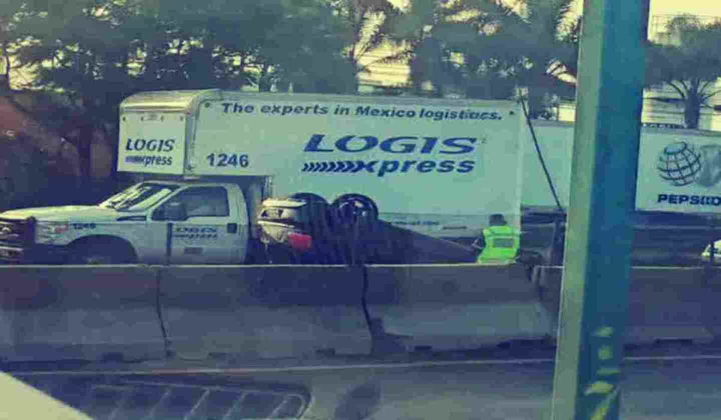 accidente-mexico-queretaro-auto-volteado.jpg