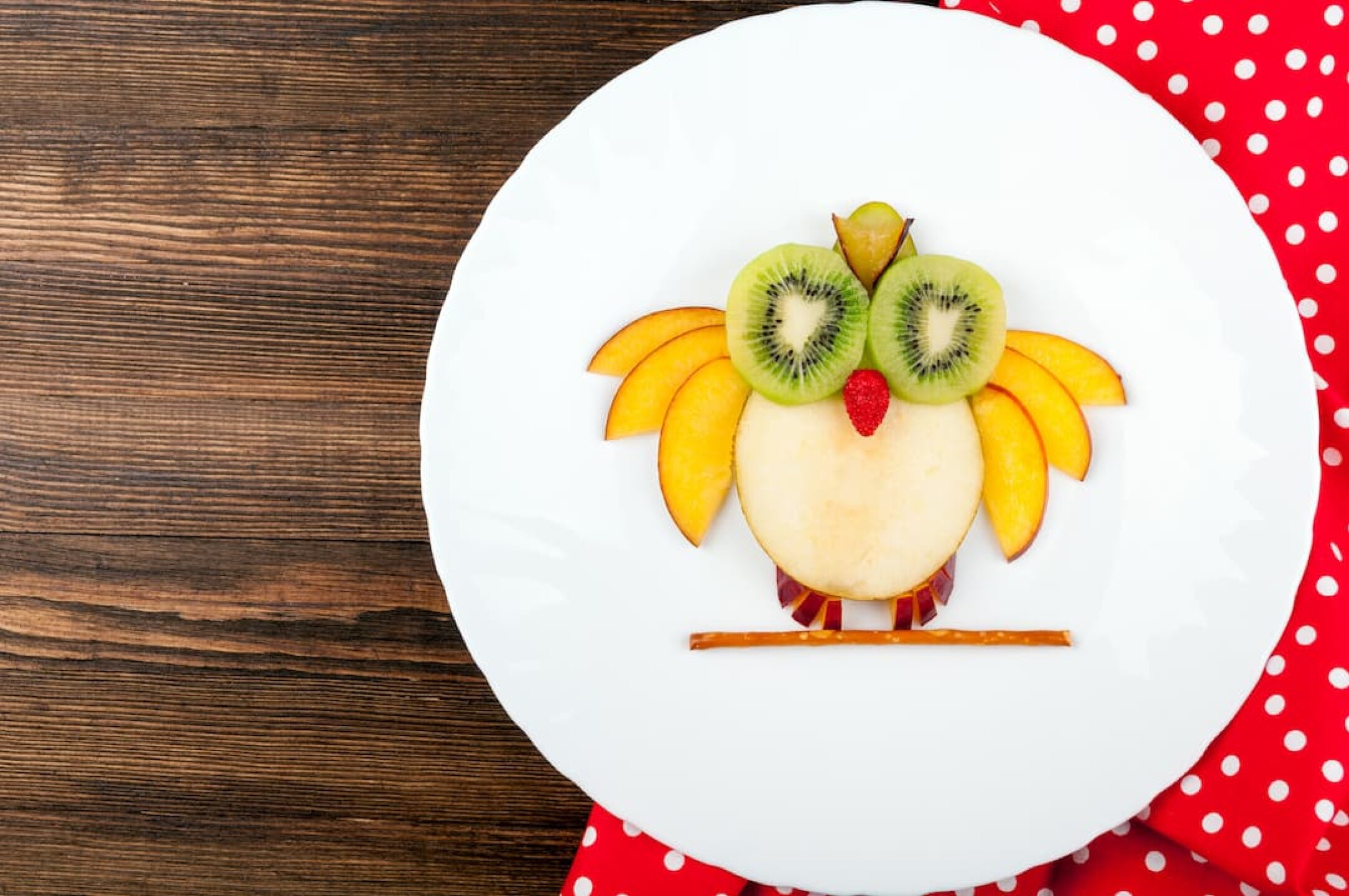 funny-fruits-owl-for-kids-breakfast-on-wooden-back-2023-11-27-05-11-03-utc-1