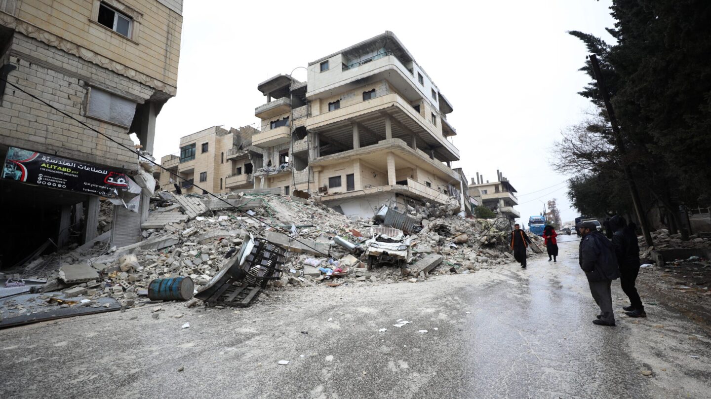foto-de-el-terremoto-en-turquia-bebe