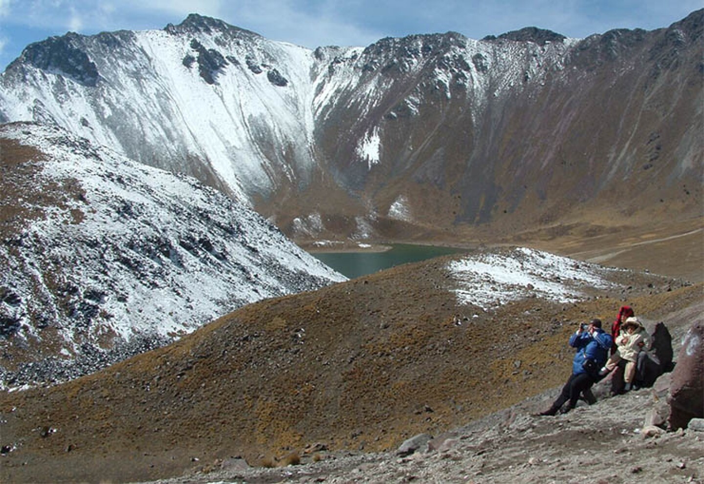 TOLUCA, ESTADO DE MÉXICO, 27DICIEMBRE2009.- El Nevado de Toluca, es el cuarto volcán más alto del país, se localiza a 45 km. de la ciudad de Toluca, capital del Estado de México y a 135 km. del centro de la Ciudad de México. La zona donde se encuent