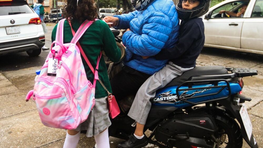 estudiantes regresaron hoy a clases en CDMX