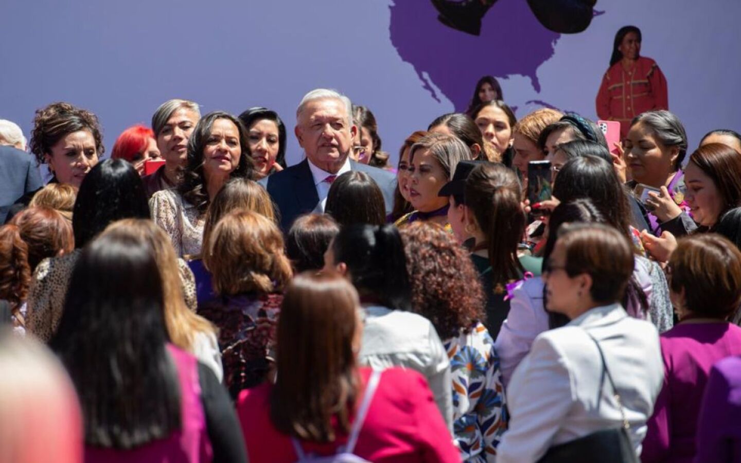 amlo_feministas