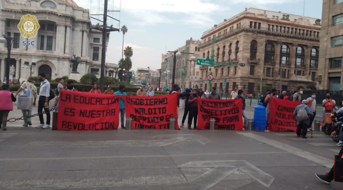 normalistas-bloqueo-eje-central