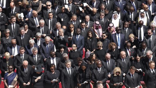 Rosa Icela funeral papa francisco.jpg