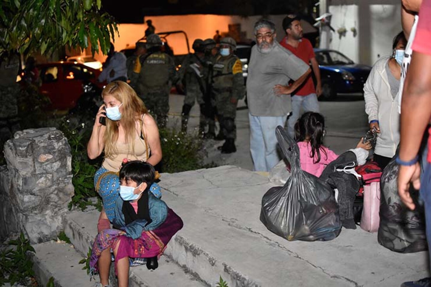 Diversos edificios resultaron con daños estructurales tras el sismo de 7.1 grados en Chilpancingo, tal es el caso de varios edificios de la colonia Infonavit, en donde fueron desalojados sus moradores.