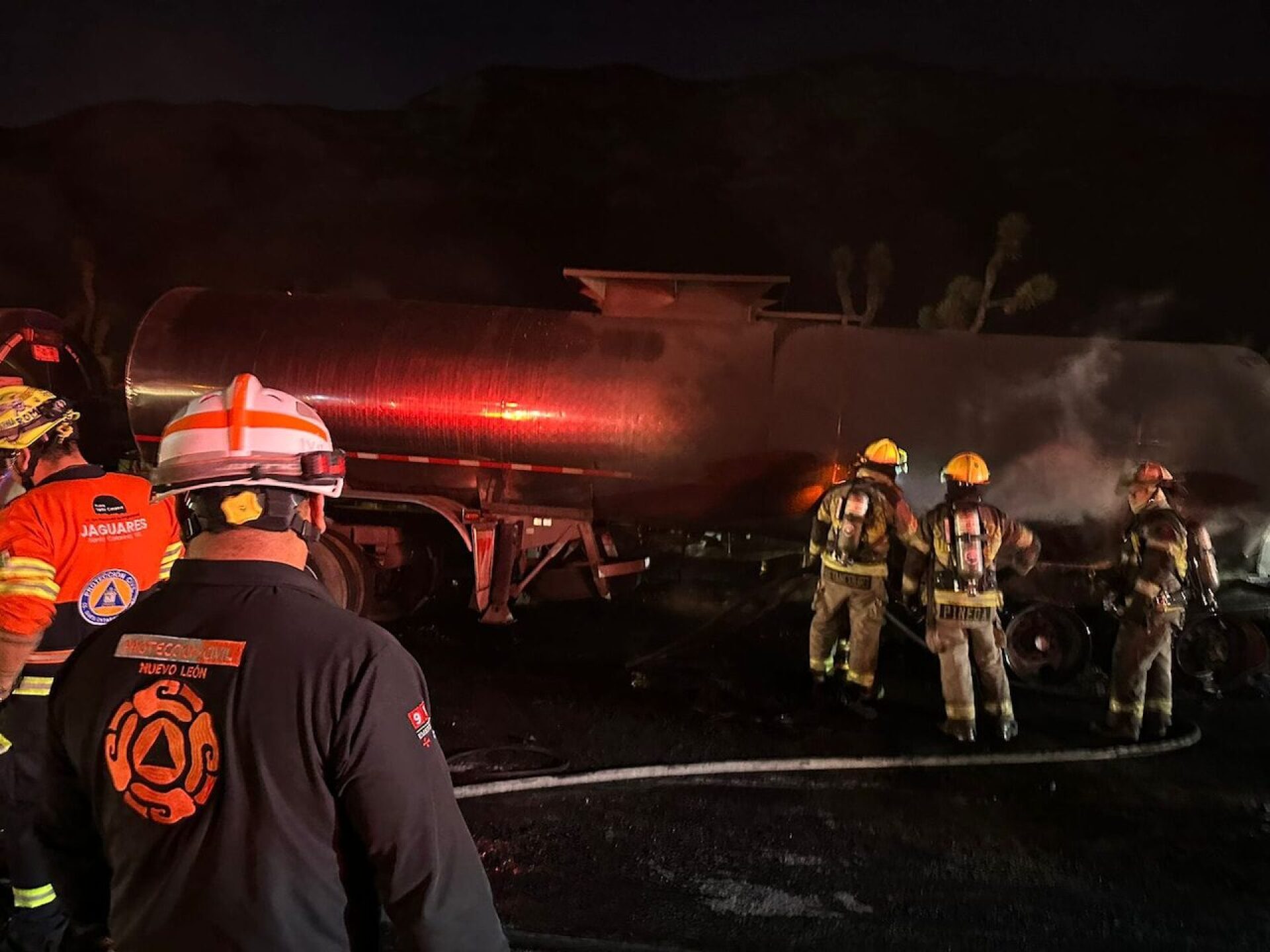 accidente-saltillo-monterrey-choque-e-incendio-en-santa-catarina-1