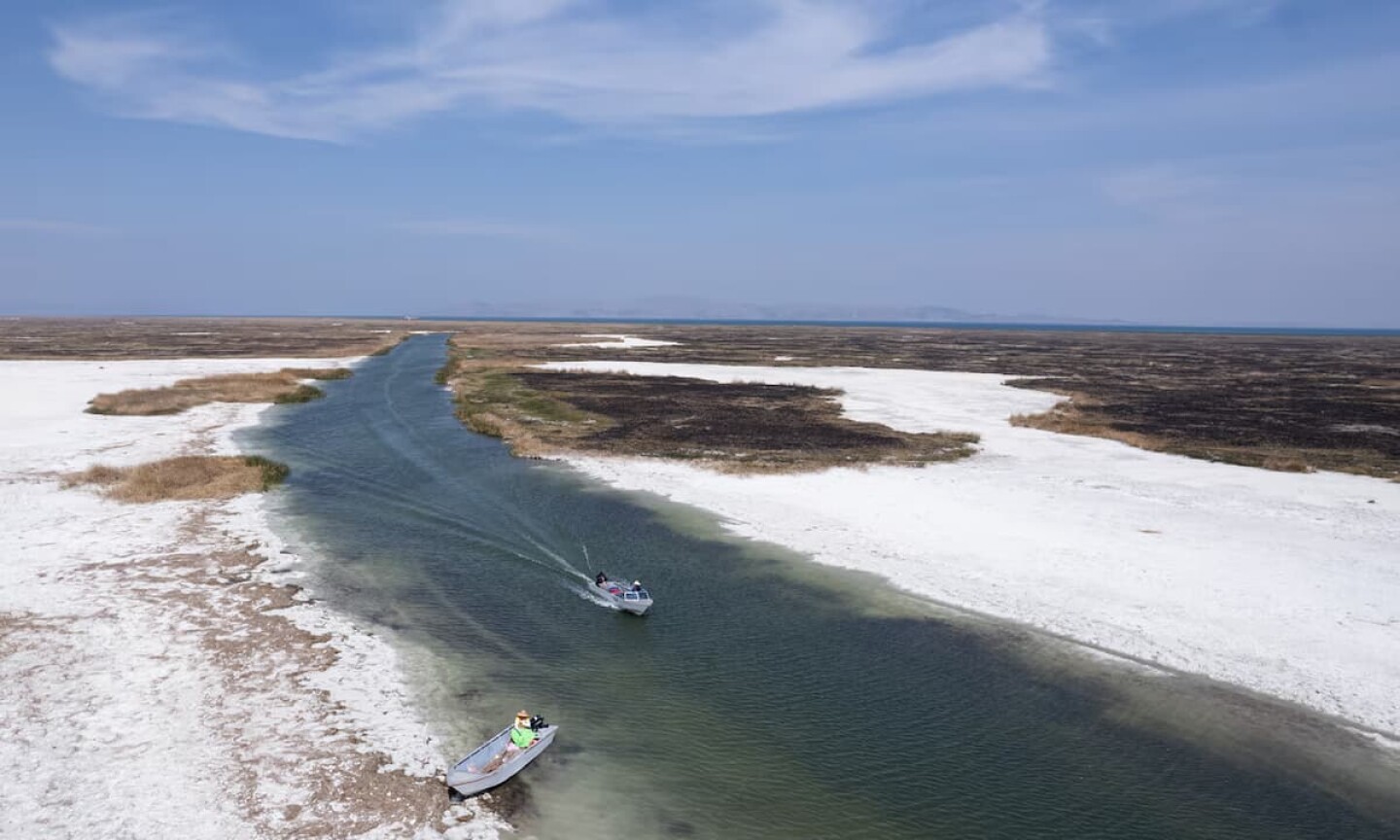 1 ‘Todo está seco y muy triste’ Lago Titicaca asolado por sequía