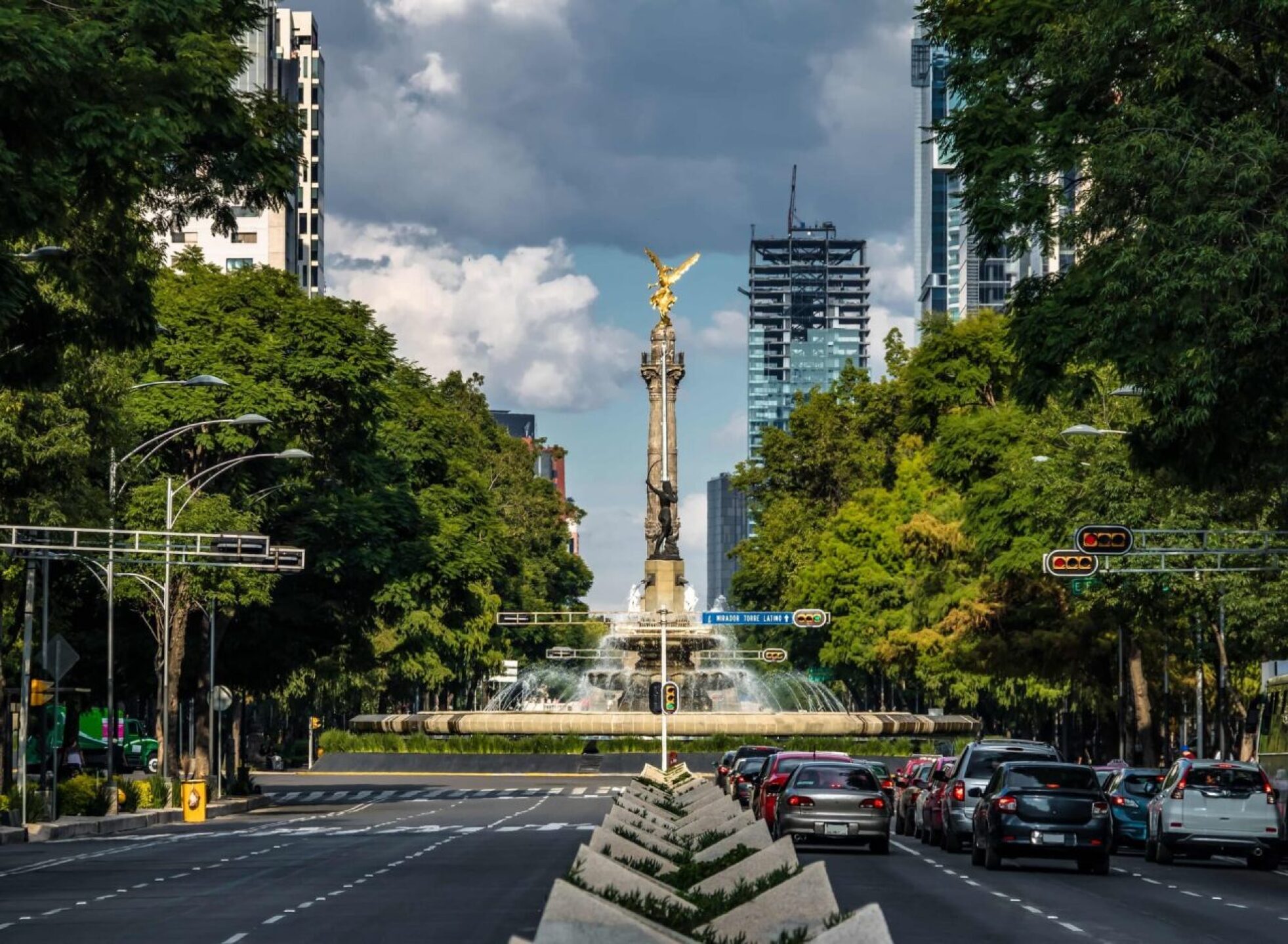 paseo-de-la-reforma-avenue-and-angel-of-independen-2022-03-05-22-47-31-utc-1-1280x939