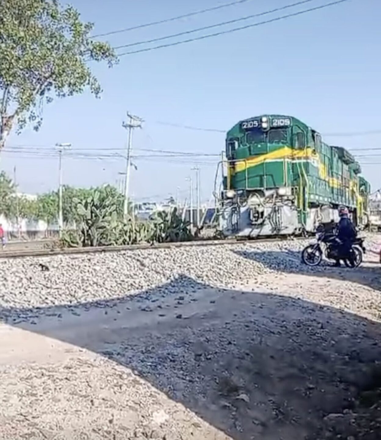 bloqueo-tren-1110x1280