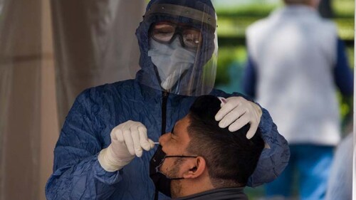 Aplicación de pruebas covid-19 en el kiosco, ubicado en el Jard´in Hidalgo de la alcaldía Coyoacán durante la tercer ola de contagios.