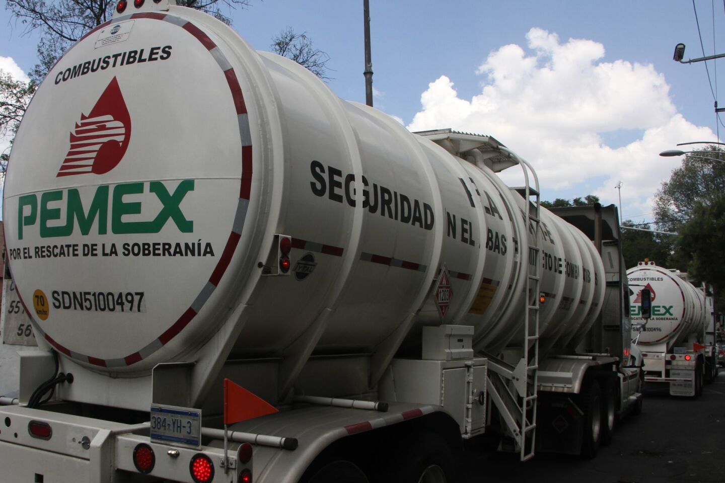 A más de 2 años de el inicio de la distribución de gasolina mediante pipas, continúa el Plan DN-III E para la distribución del hidrocarburo.