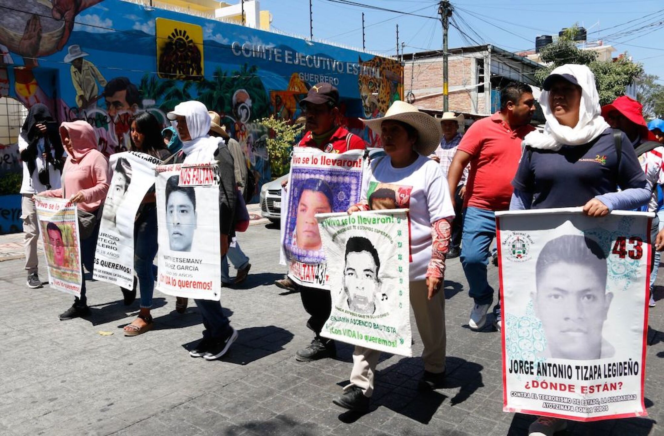 Familiares de los 43 de Ayotzinapa