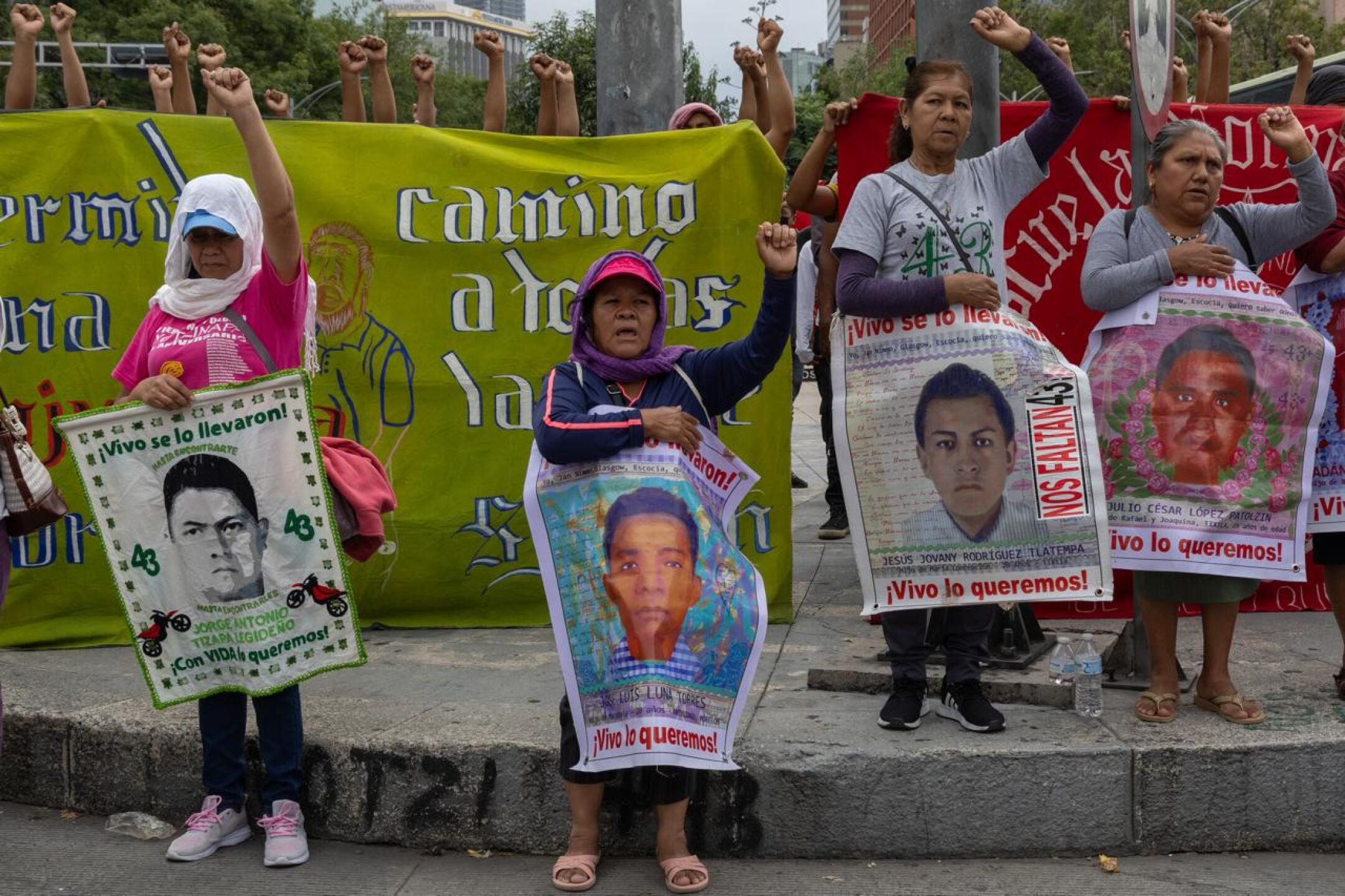 Madres-de-los-estudiantes-desaparecidos