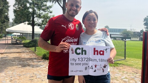 fan-chicharito-hong-kong