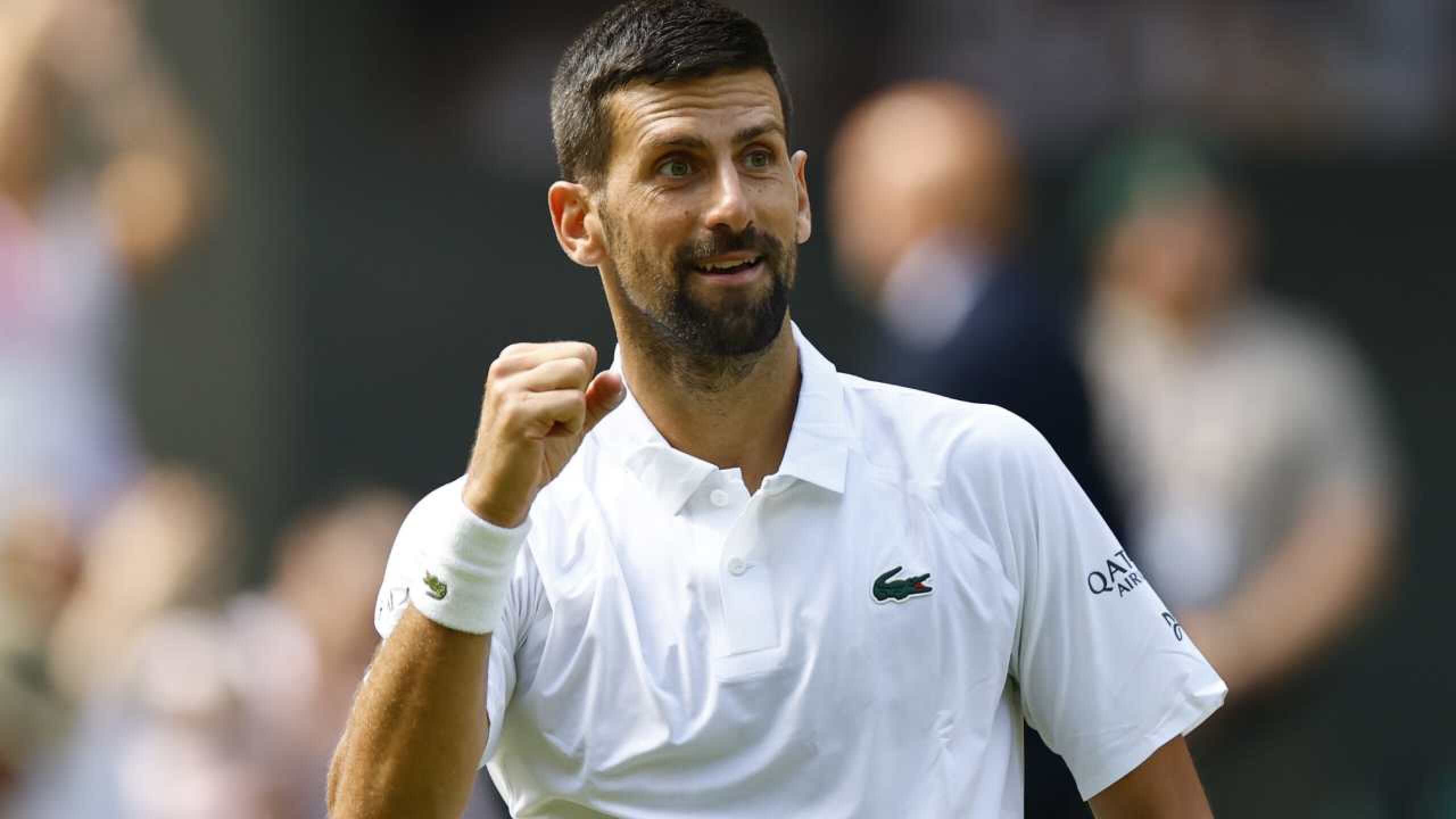 novak Djokovic victoria 100 wimbledon(2).jpg