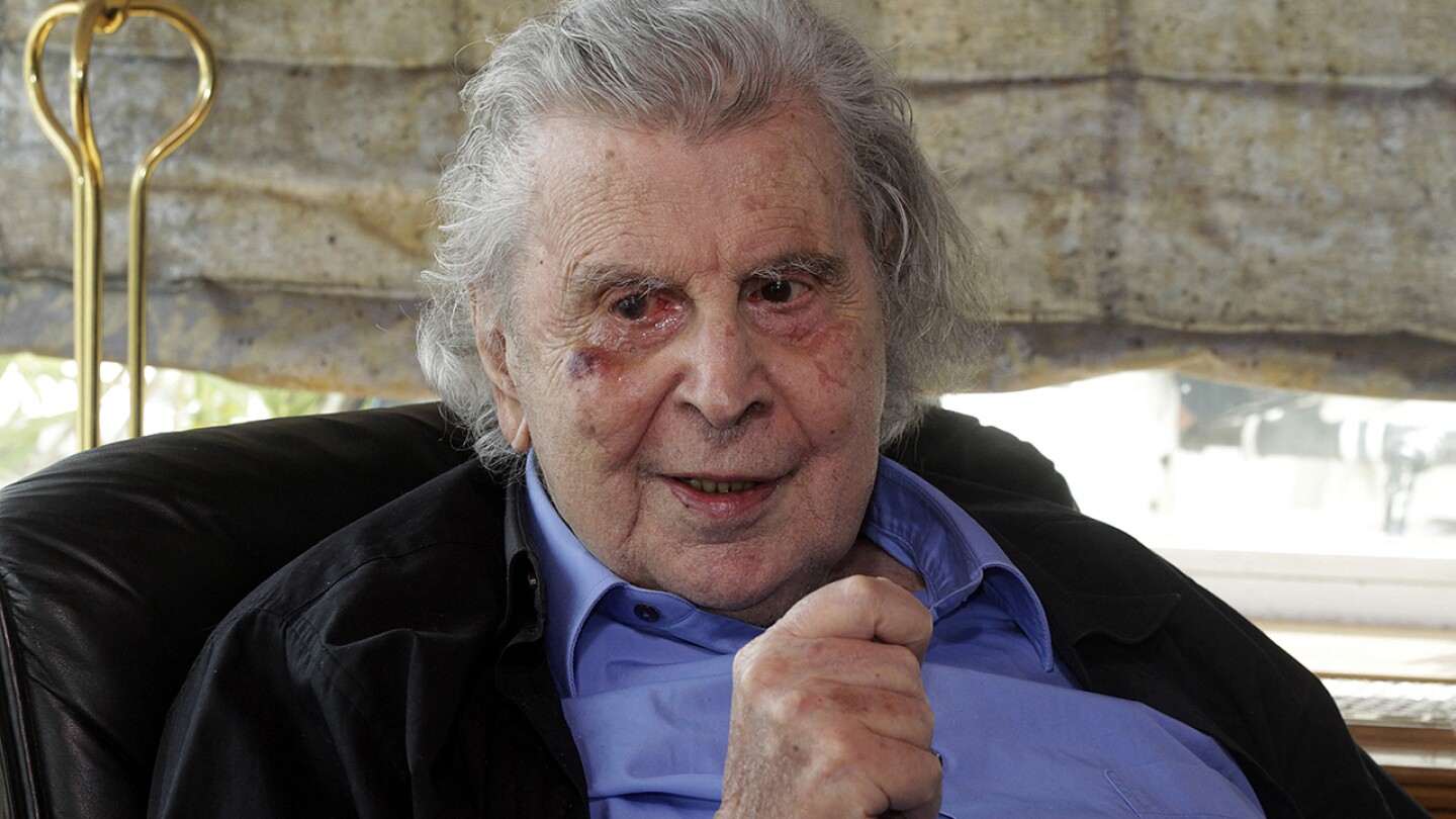 FILES-GREECE-OBIT-THEODORAKIS