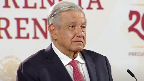 AMLO arremete contra la marcha de defensa al INE