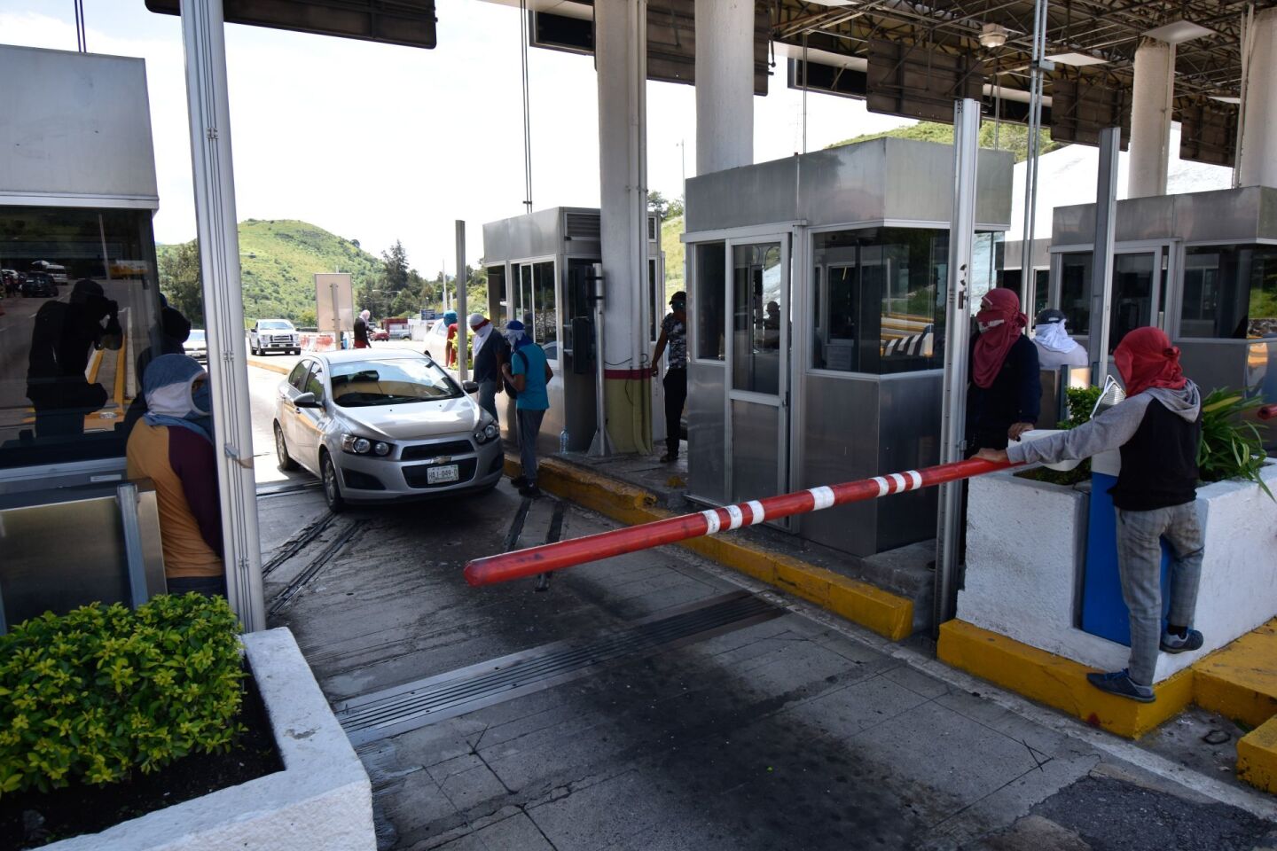 Guardia Nacional libera 8 casetas en Nayarit